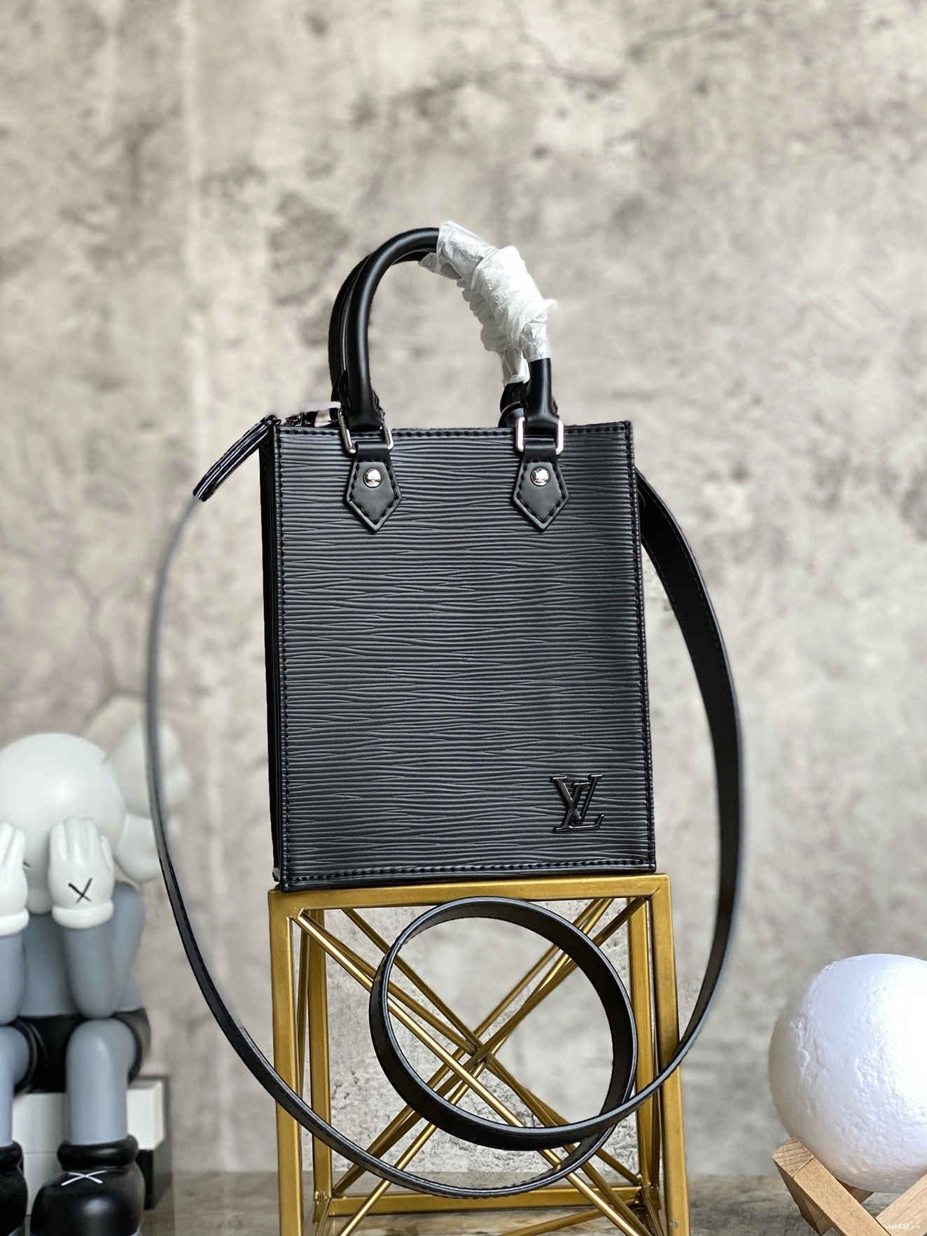 WIS LOUIS PETIT PLAT SAC VUITTON 0905